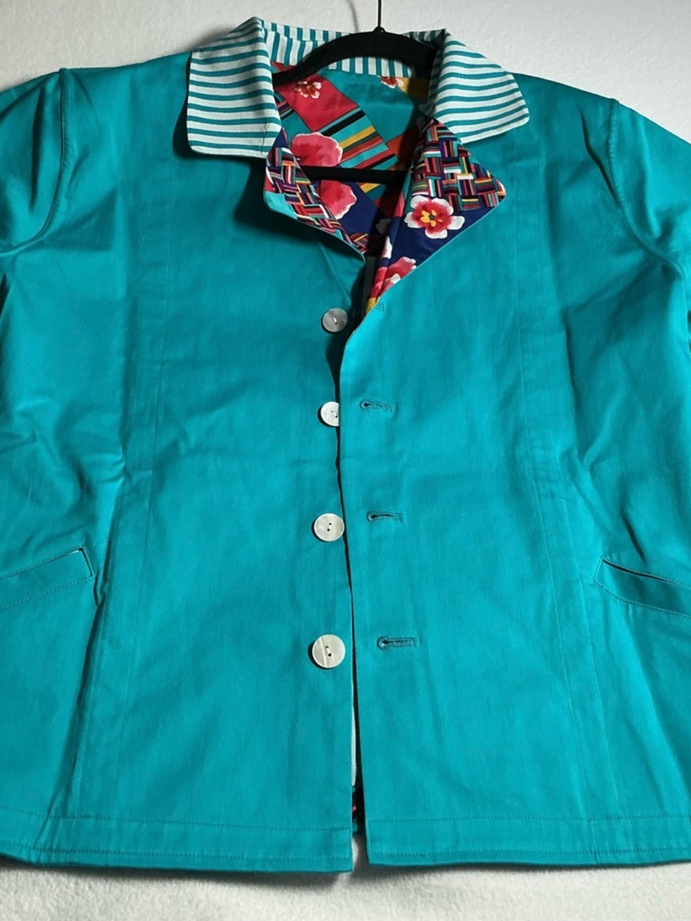 Koos silk reversible colorful jacket size medium - Picture 14 of 15